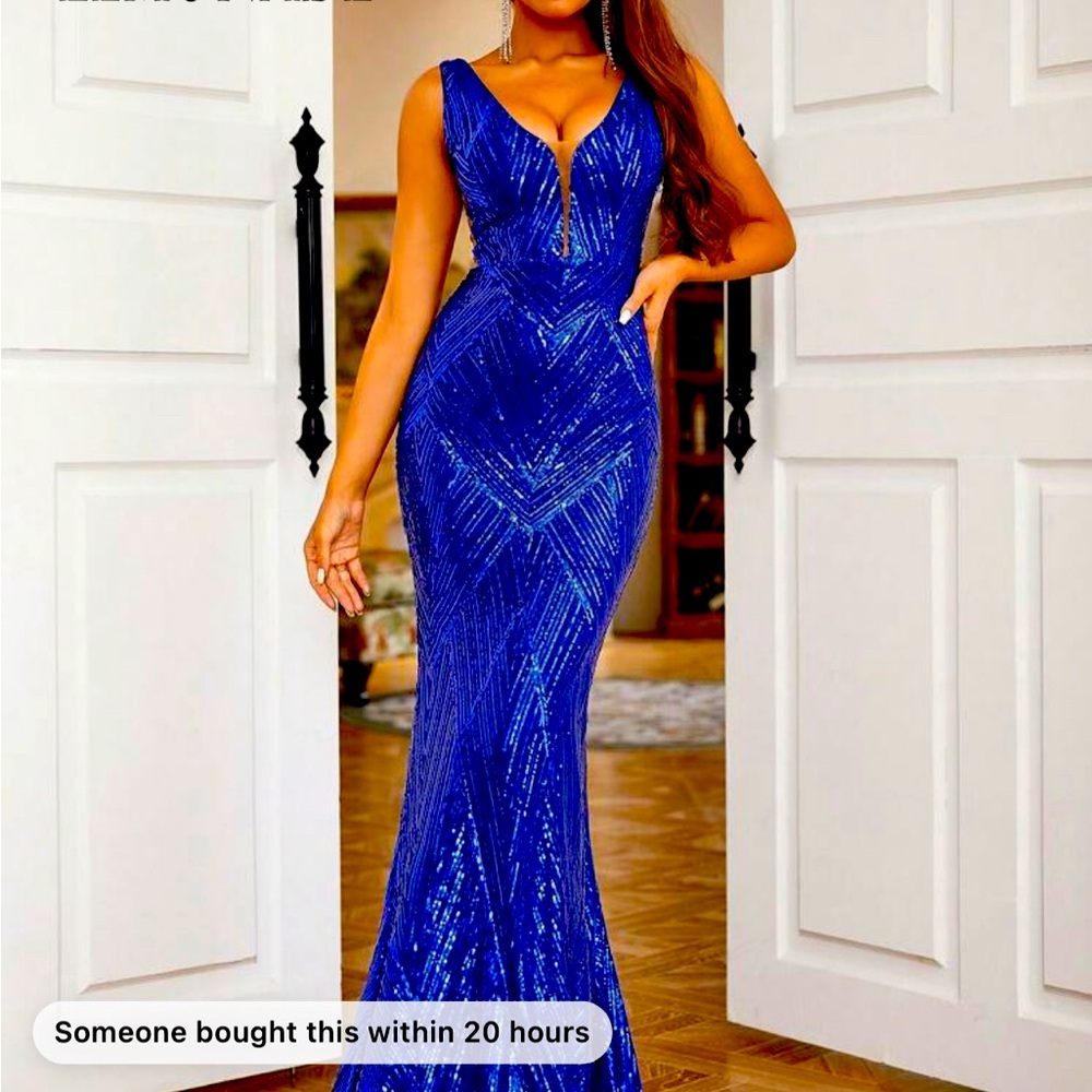 LOVE&LEMONADE Plunging Neck Mermaid Hem Sequin Prom Dress